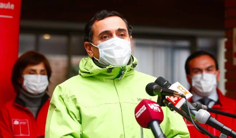 Alcalde de Curicó ante situación sanitaria: "El gobierno está tirando la toalla”