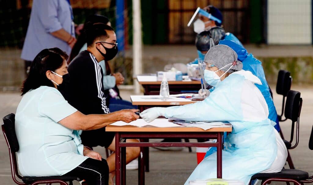 Departamento de Salud de Curicó realizó toma masiva de tests PCR en Tutuquén