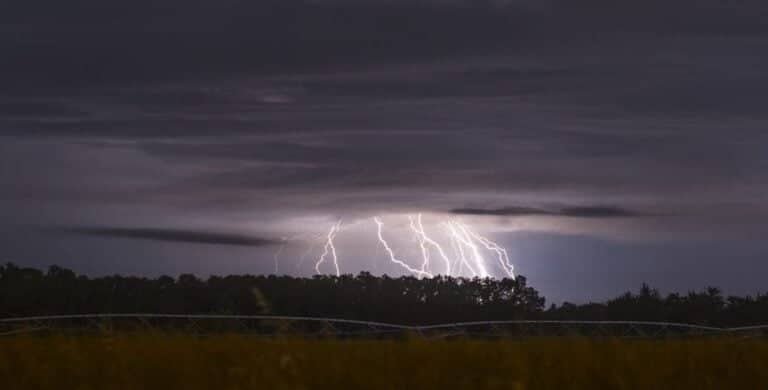 Aviso meteorológico por probables tormentas eléctricas en el Maule