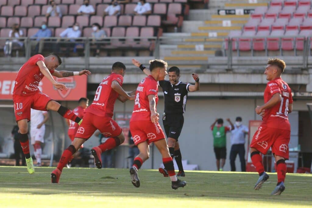 Jaime García y el título de Ñublense: “Se lo dedico a la primera línea de la salud”