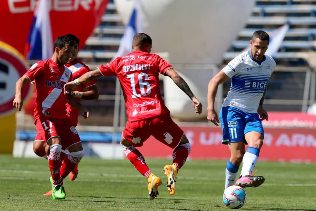 Curicó Unido empata contra Universidad Católica y entra a zona de Libertadores