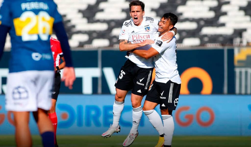 Colo Colo vence a Everton y sale de la zona de descenso