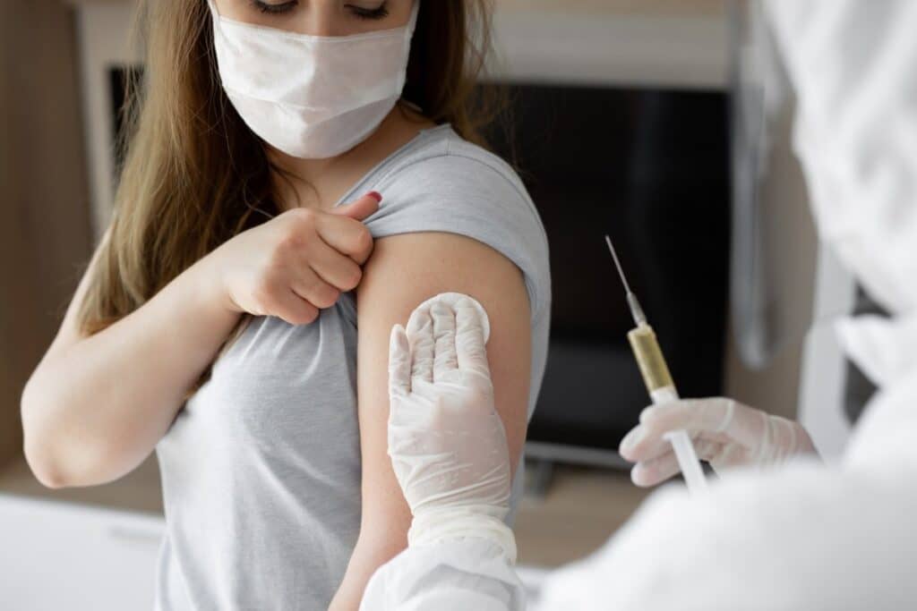 Coronavirus: Tras aprobación del ISP, la vacuna de AstraZeneca y Oxford será usada en Chile
