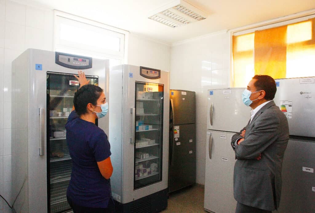 Dirección de Salud de Curicó prepara almacenaje para recibir vacunas contra el Covid-19