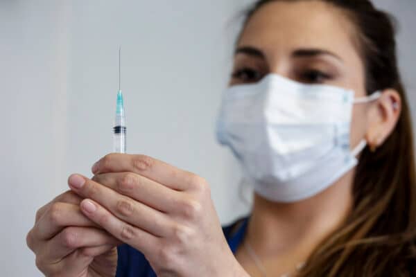 Minsal anunció dosis de refuerzo para vacunados con Pfizer, AstraZeneca y CanSino