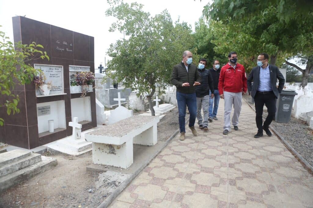 Autoridades presentaron obras de mejoramiento al interior del Cementerio Municipal de Hualañé