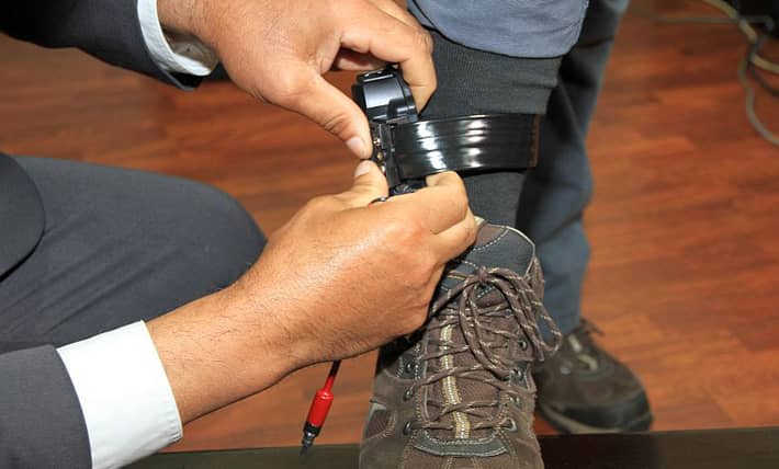 Gobierno acelera tramitación de tobilleras electrónicas e incluye a formalizados por violencia intrafamiliar