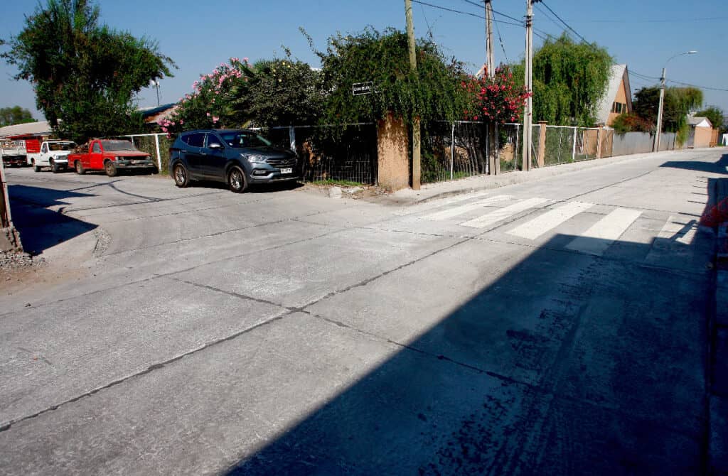 Municipio de Curicó entregó pavimentación de calle Apolonia en Población José Olano Arismendi