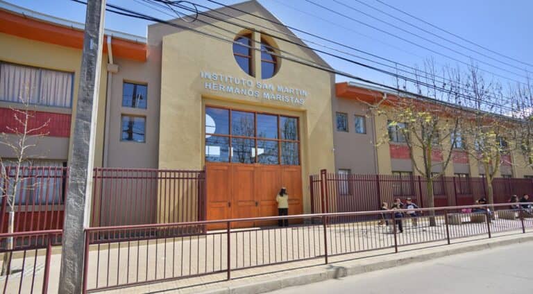 Instituto San Martín de Curicó confirmó caso positivo de Covid-19 en enseñanza media