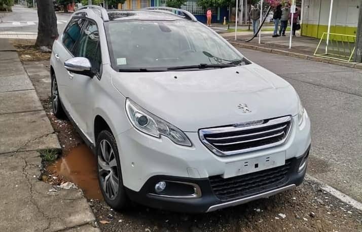 Grúa participa en robo de vehículo a funcionario de la UCI COVID de Curicó
