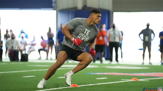 Sammis Reyes se convierte en el primer chileno en la NFL