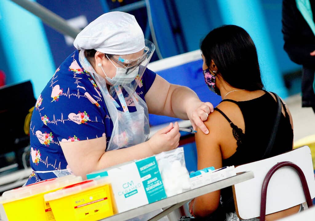 Más de 70 mil primeras dosis de vacuna contra el Covid-19 se han aplicado en Curicó