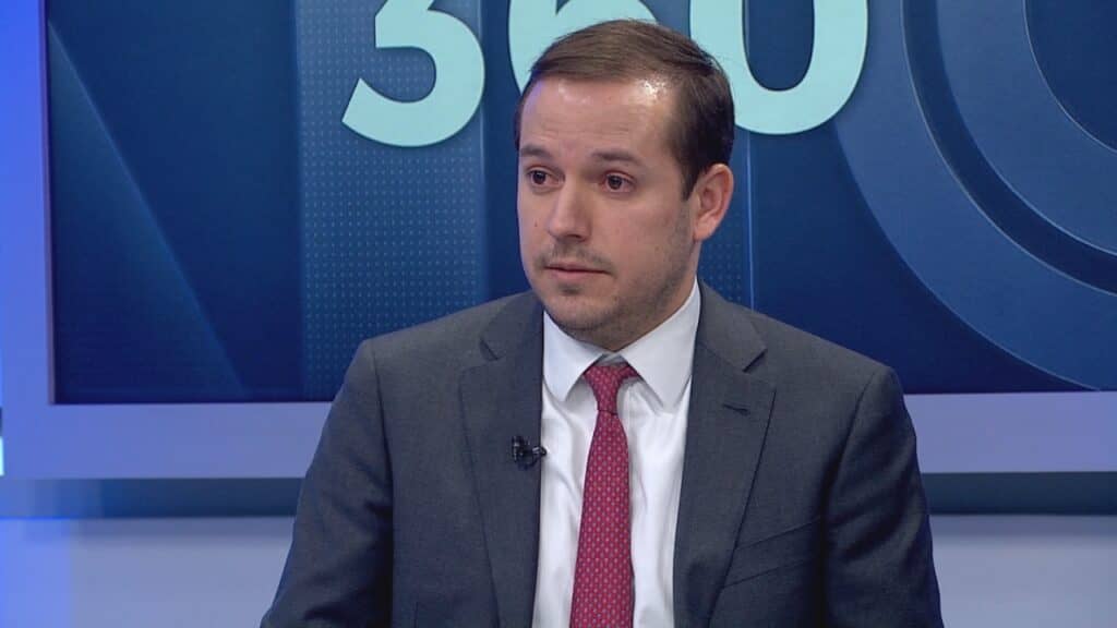 Contraloría inició sumario contra director del Servicio Nacional del Adulto Mayor por conflictos de interés