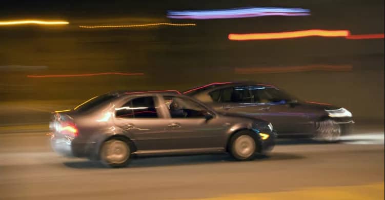 Vecinos de la Alameda de Curicó denuncian carreras clandestinas de vehículos