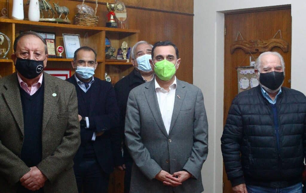 Alcalde de Curicó se reunió con gremios del comercio y solicitó al gobierno ayuda por extensa cuarentena