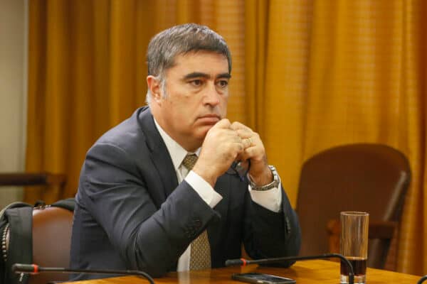 Mario Desbordes se declaró en "reflexión" tras perder las elecciones internas de RN