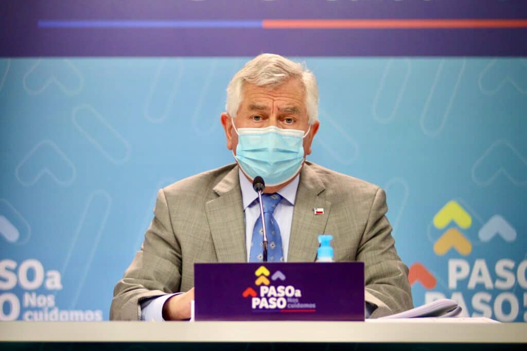 Minsal: "Lo más probable es que tengamos que seguir vacunando año a año"