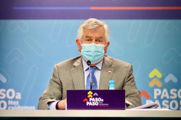 Minsal: "Lo más probable es que tengamos que seguir vacunando año a año"