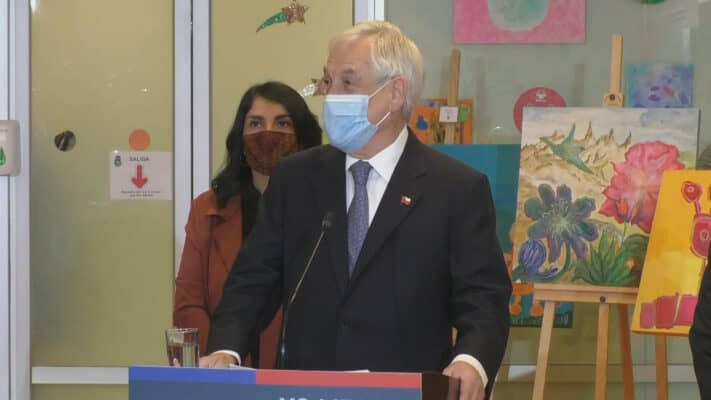Piñera: "La vacuna es voluntaria, pero todos tenemos una obligación moral de vacunarnos"