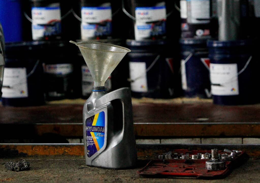 Municipio de Curicó abrió inscripción para reciclar aceites lubricantes y baterías en desuso