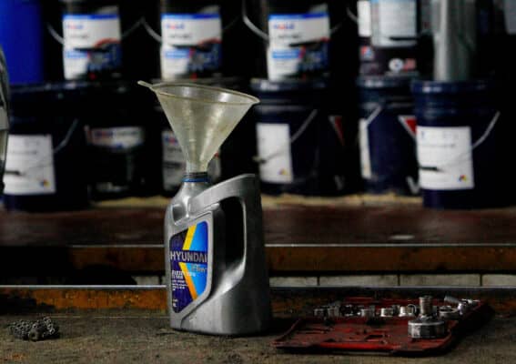 Municipio de Curicó abrió inscripción para reciclar aceites lubricantes y baterías en desuso