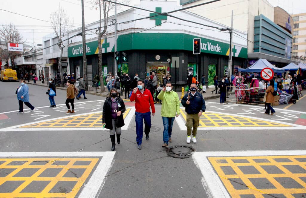 Municipio de Curicó inauguró primeros cruces tipo “Tokio” en el centro de la ciudad