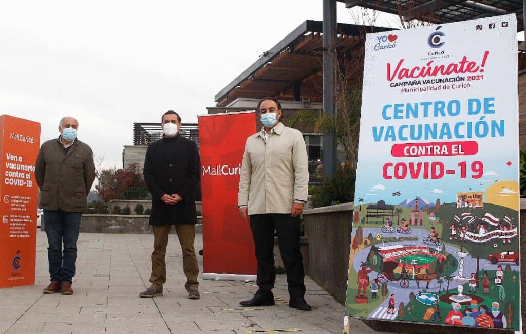 Municipio de Curicó impulsa vacunación en terreno en diversos puntos de la comuna