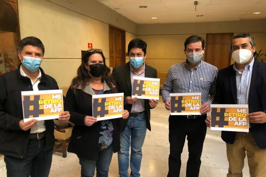 Diputados presentaron iniciativa que permite el retiro del 100% de los fondos a personas que están a un año de jubilar