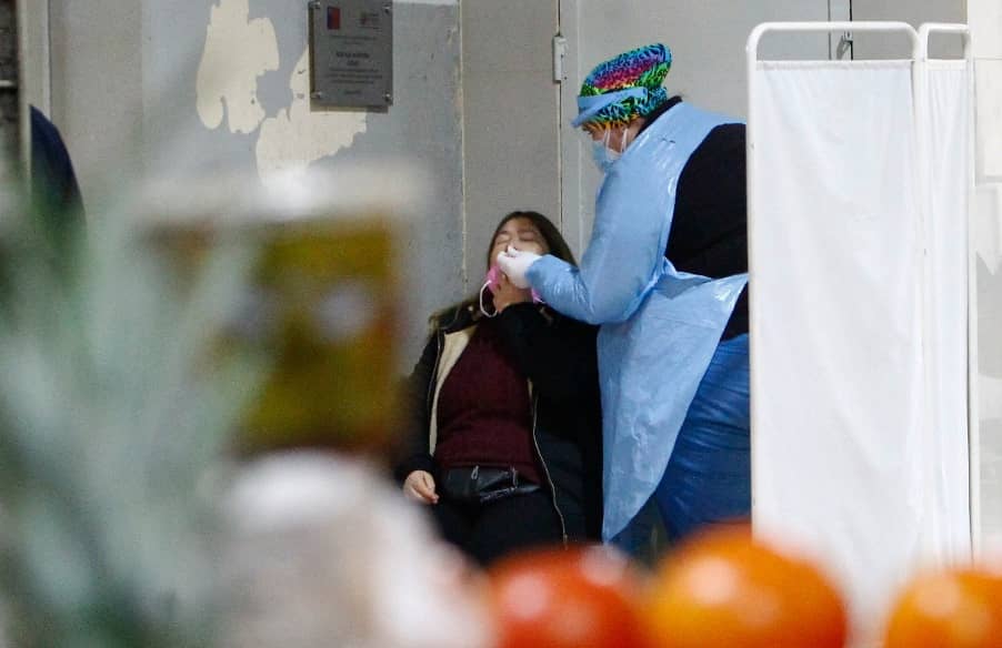 Dirección de Salud de Curicó realizó tests PCR en Mercado Municipal al inicio de la Fase 3 de Preparación