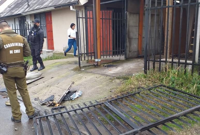 Dueña de casa quemada por sujetos en Curicó aseguró que fue en venganza por comentario en redes sociales