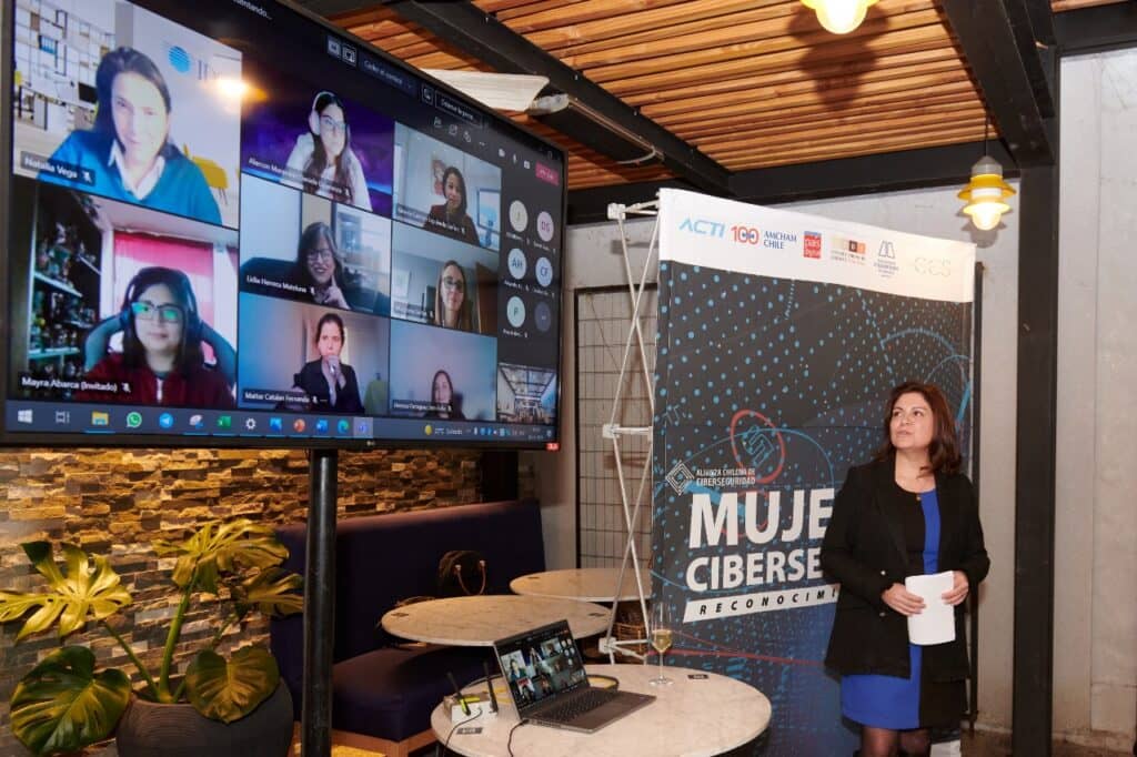 “Mujeres en Ciberseguridad 2020”: Reconocimiento a expertas en seguridad digital que busca posicionar el rol femenino en el sector