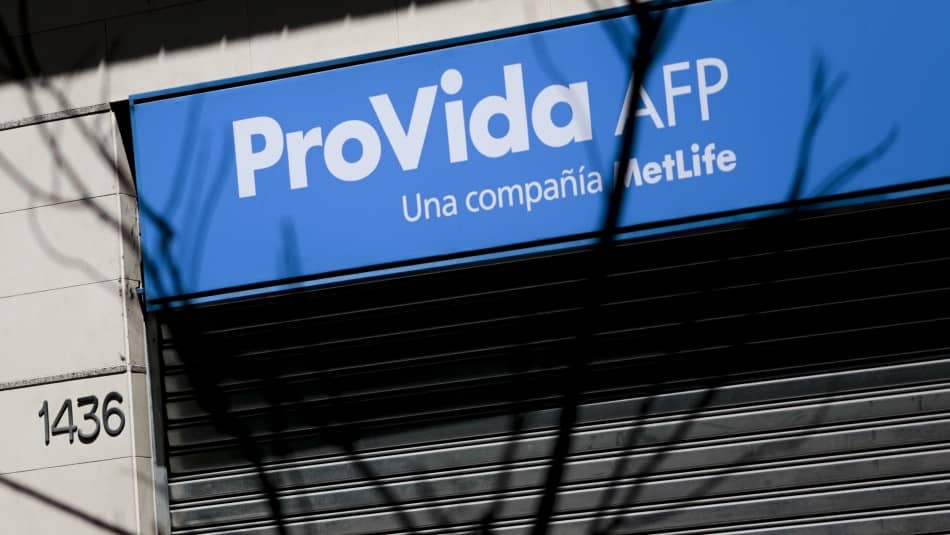 Mujer de Curicó denunció que AFP entregó fondos retenidos a su ex marido pese a órdenes judiciales