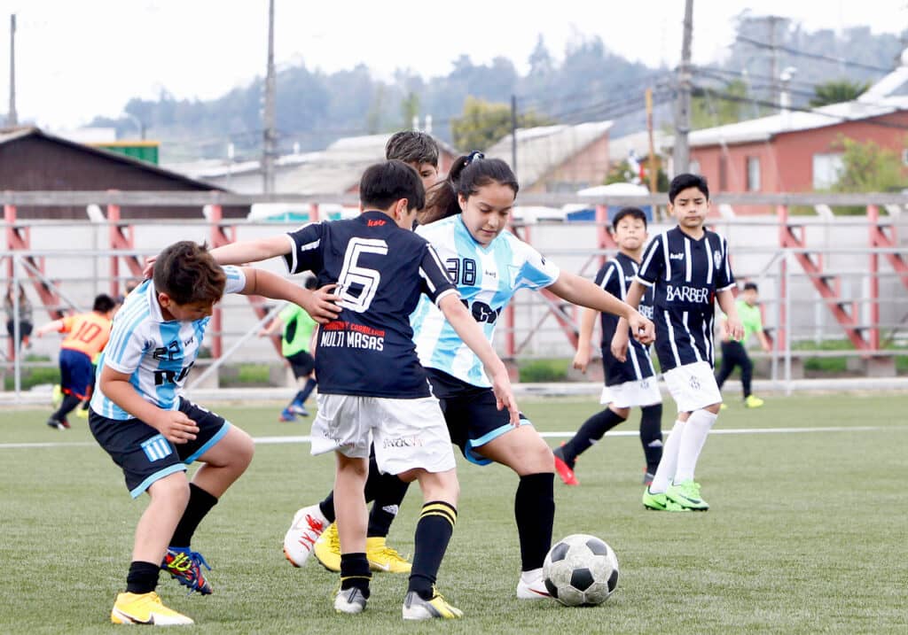 Comenzó el Torneo “Esperanzas de Curicó” en el Estadio ANFA