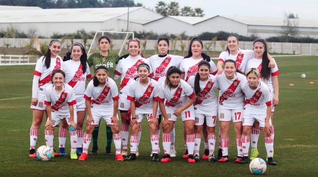 Equipo femenino de Curicó Unido disputará por primera vez un partido oficial en La Granja
