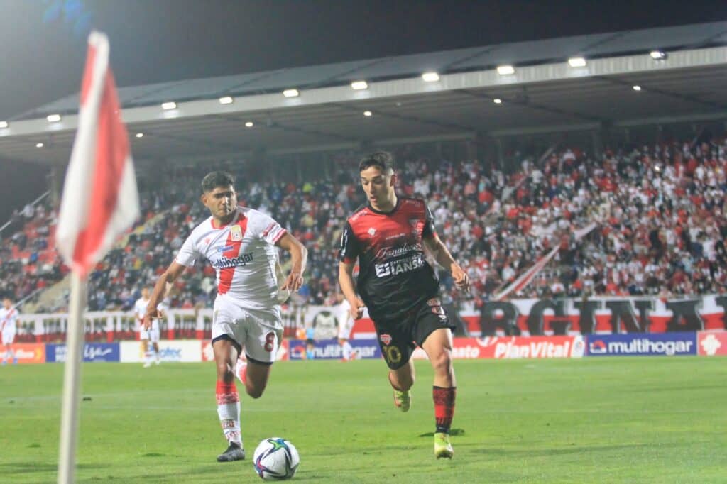 Disputado empate en el clásico entre Curico Unido y Ñublense