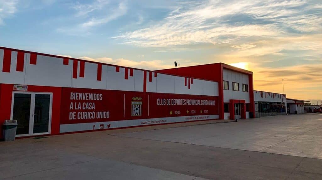 Estos son los proyectos de las listas que buscan dirigir Curicó Unido