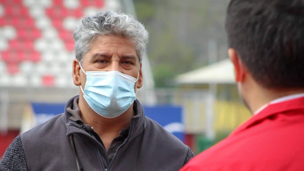 Patricio Romero: “En Curicó Unido no puede manejarlo todo una persona”