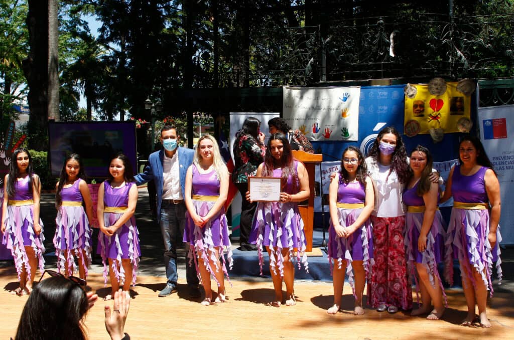 Municipio de Curicó conmemoró Día Internacional de la Eliminación de la Violencia Contra la Mujer
