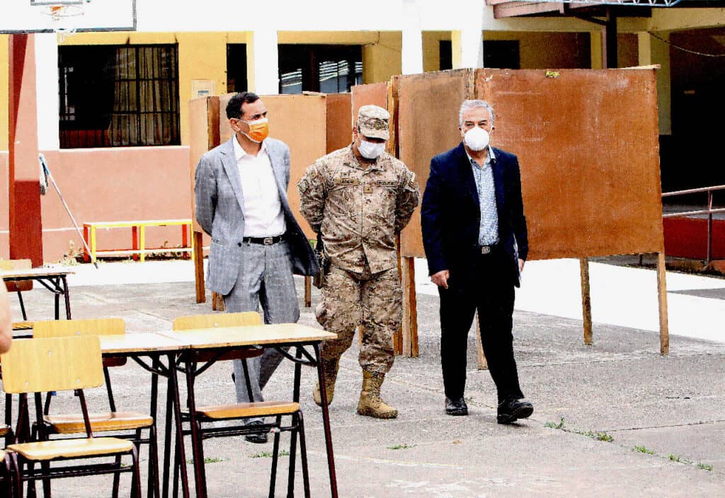 Equipo municipal recorrió locales de votación de cara a las elecciones de este domingo 