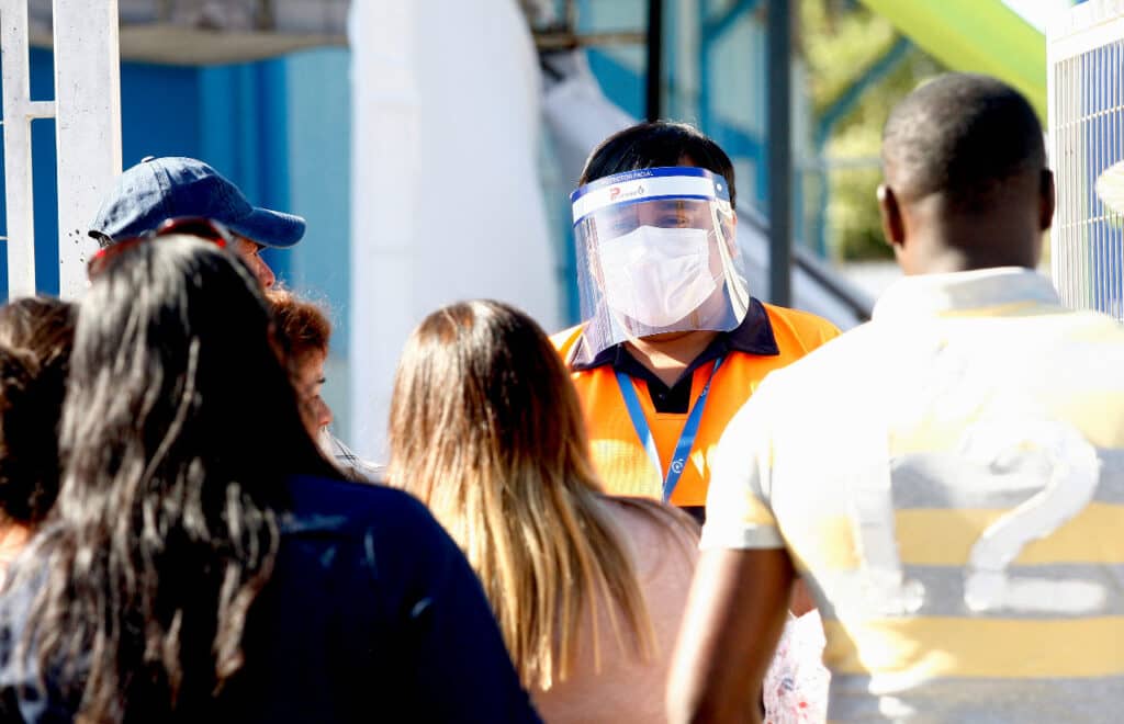 SAR Aguas Negras y Bombero Garrido de Curicó solo recibirán consultas respiratorias por aumento de casos Covid