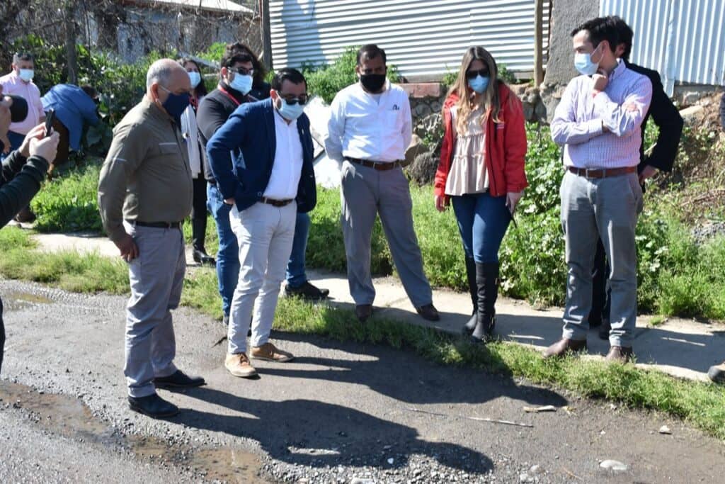 Municipio de Sagrada Familia inició obras de tapado de hoyos en caminos
