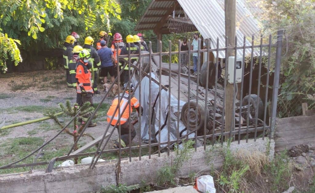 Conductor falleció tras choque y volcamiento vehicular en sector Los Guaicos de Romeral