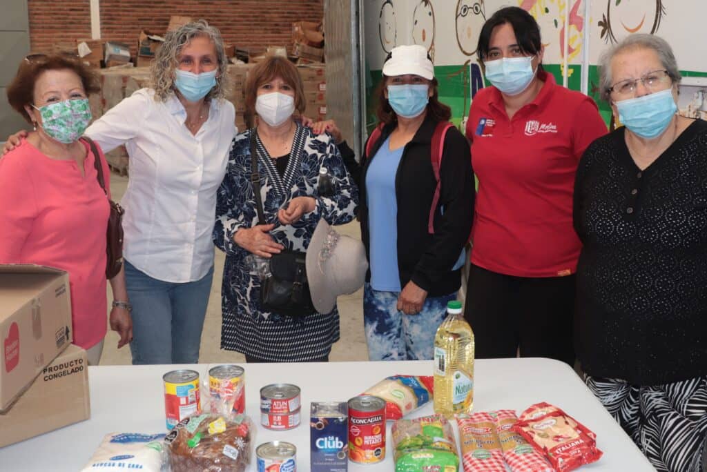 Municipio de Molina entregó cajas de alimentos a más de 2.500 adultos mayores