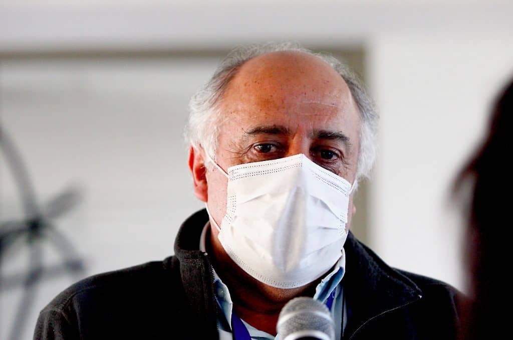 Salud Curicó confirmó brotes de COVID-19 en dos centros asistenciales y 20 casos activos en funcionarios