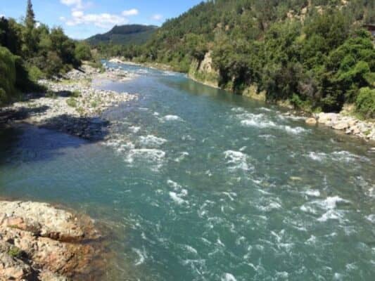 Hombre de 34 años falleció ahogado en el río Achibueno de Linares
