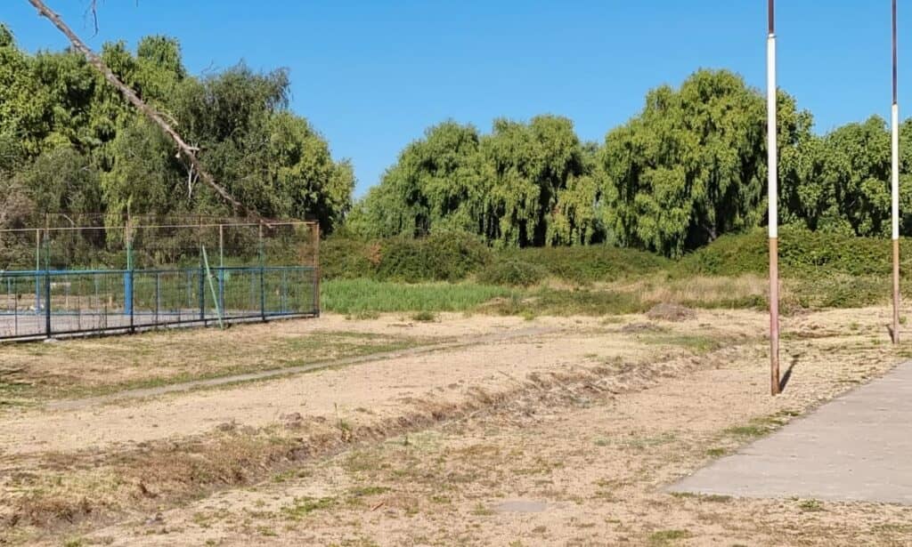 Hombre de 44 años fue encontrado fallecido en complejo deportivo Aguas Negras de Curicó