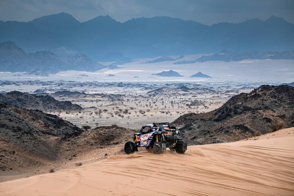 “Chaleco” López fue tercero en los Side by Side T3 del Dakar