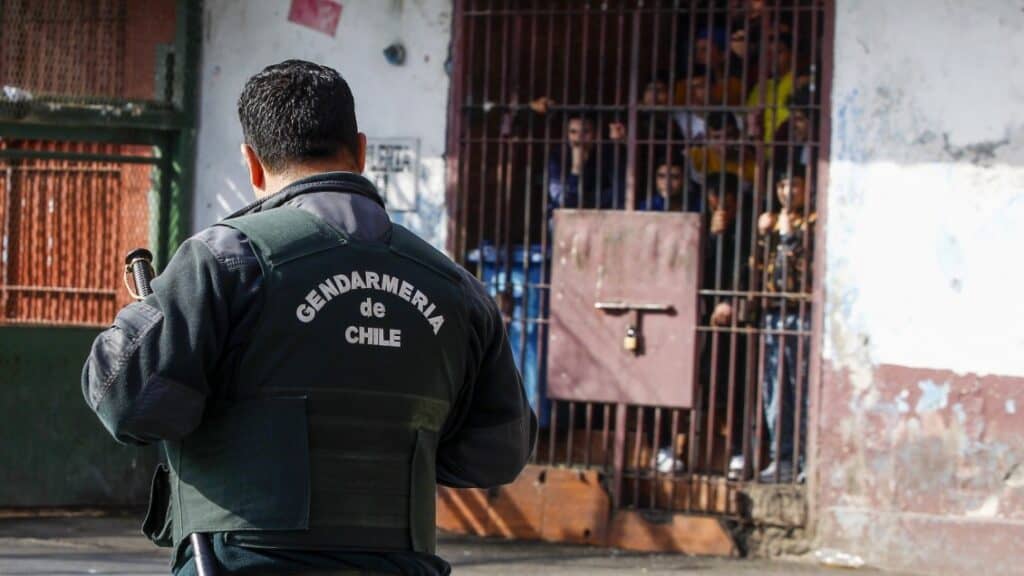 Ex carabineros Gary Valenzuela y Hardy Nicklas se pelearon a golpes en Cárcel de Cauquenes