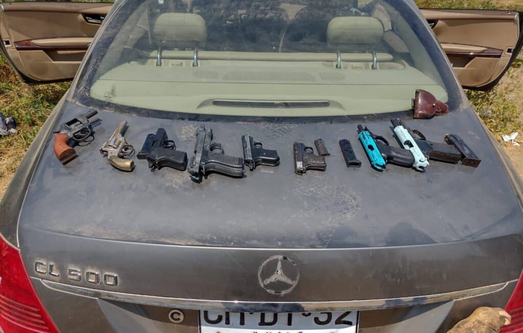 Carabineros detuvo a tres sujetos con armas, drogas y especies robadas en una parcela en La Montaña de Teno