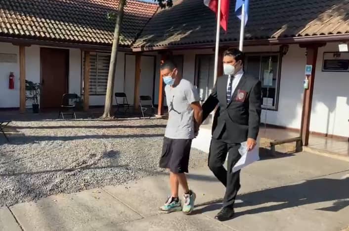Detective de la PDI de Curicó detuvo a sujeto que agredió con un bate a víctima en la Alameda Manso de Velasco